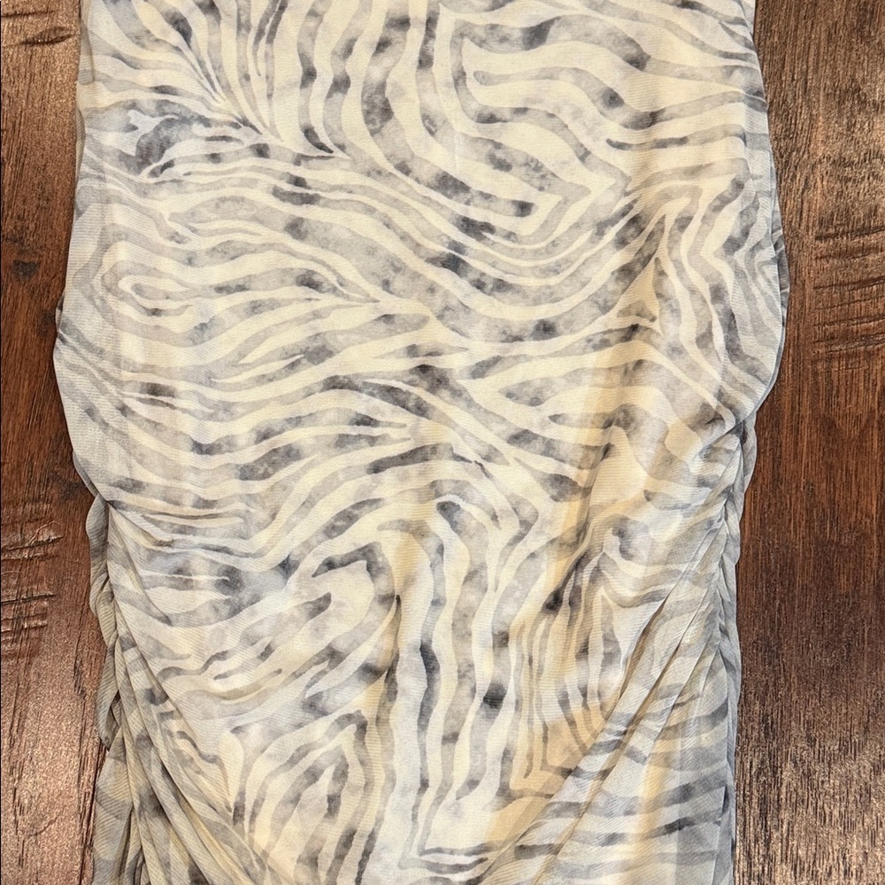 CM🩷 Jane and Delancey Zebra Print Tank Top - Cream and Gray - Picture 4 of 9